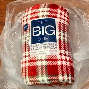 The Big One Plush Throw